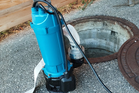 Leistungsstarke Tauchpumpe zum schnellen auspumpen